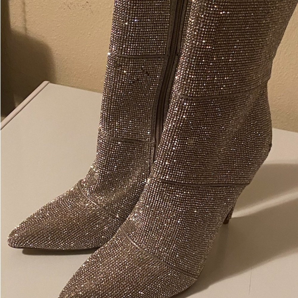 Quality rhinestone
